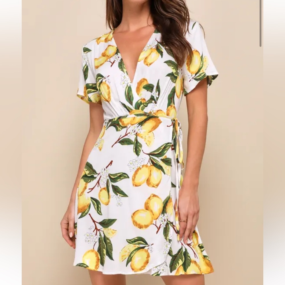 Lulus Al A Tart White and Yellow Lemon Print Wrap Dress